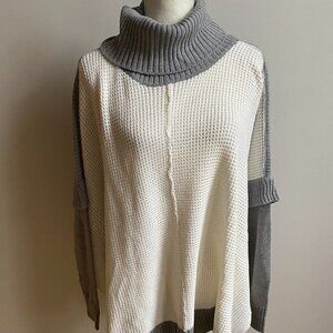 𝅺LA Classe Couture BNWOT Knit Poncho Turtleneck S/M